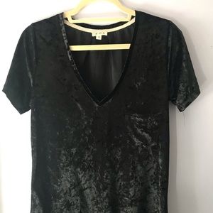 Crushed velvet v neck short sleeve tee